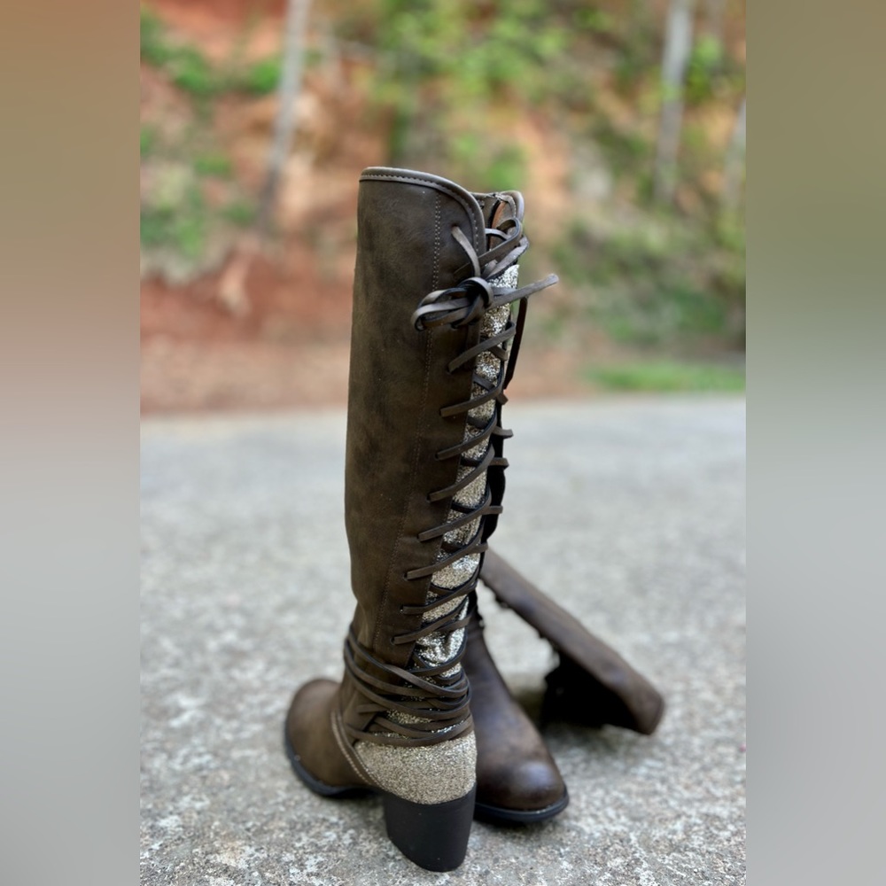 Southern Fried Chics Glory Women’s Brown Faux Leather Boots with Size 9 New